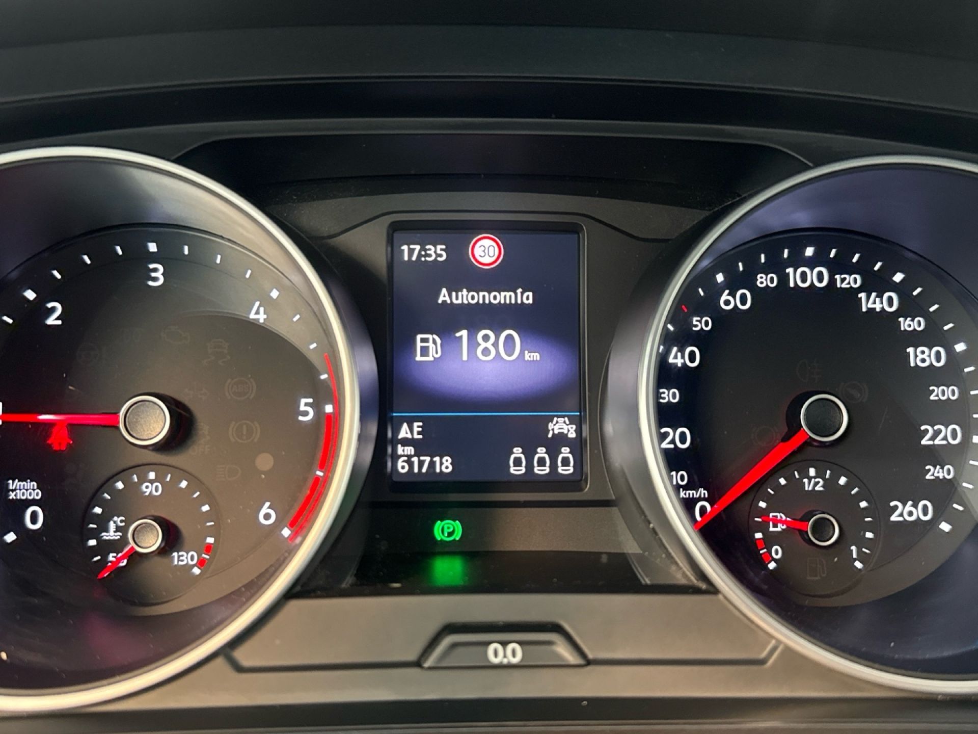 Volkswagen Tiguan - 9
