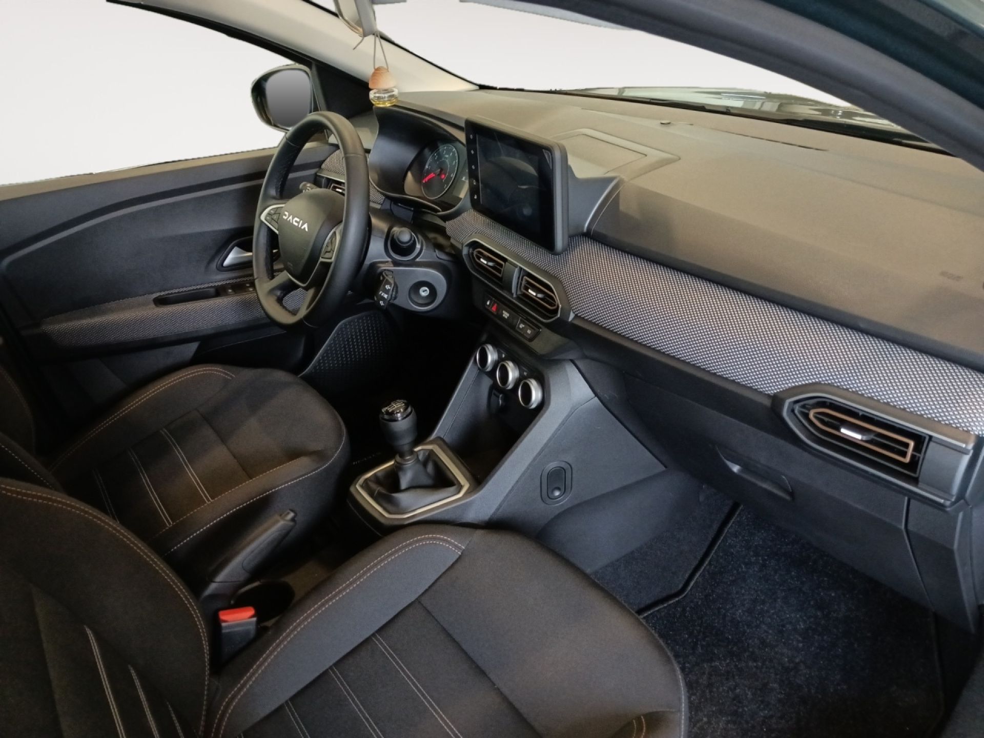 Dacia Sandero - 8