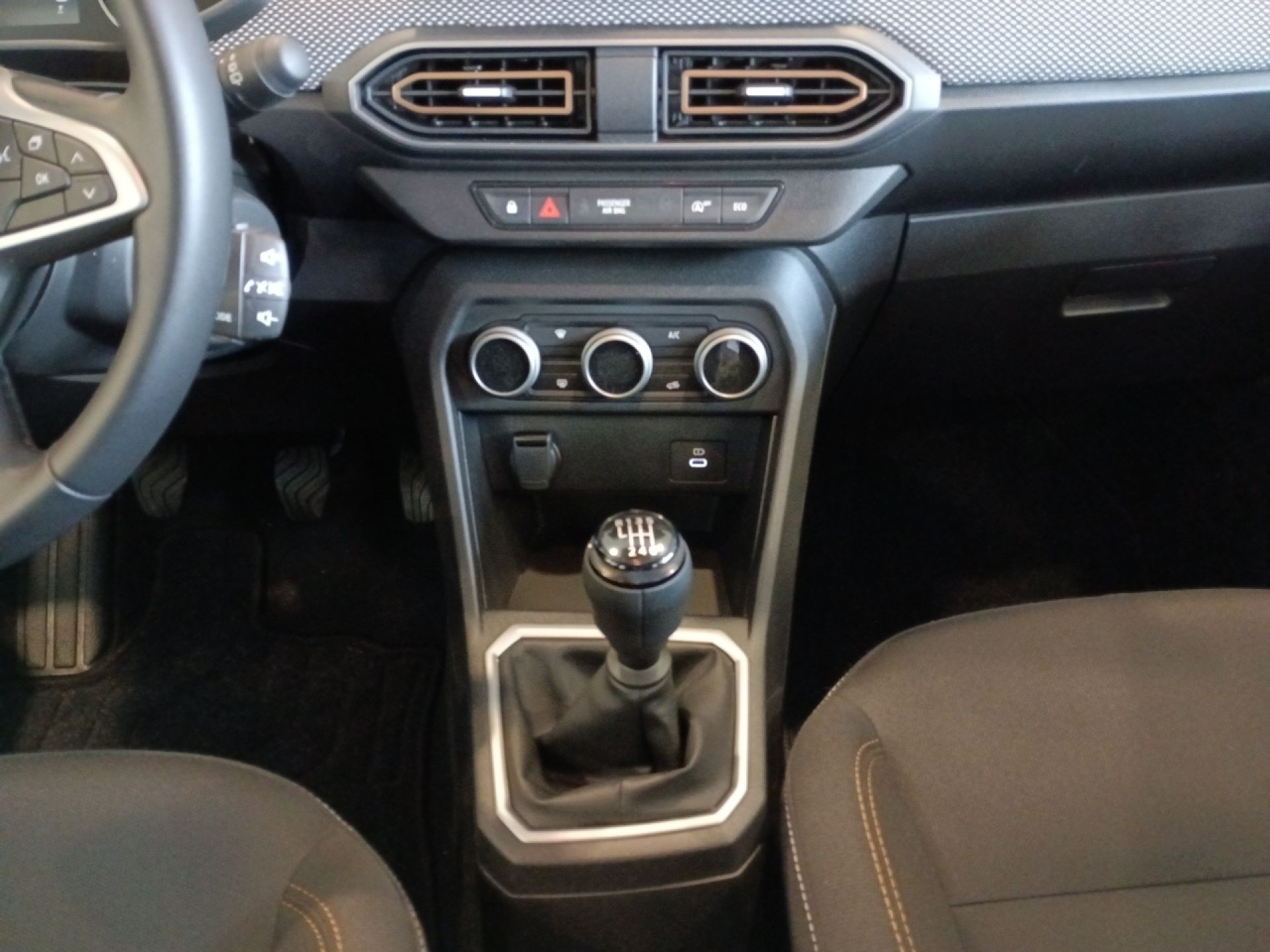 Dacia Sandero - 10