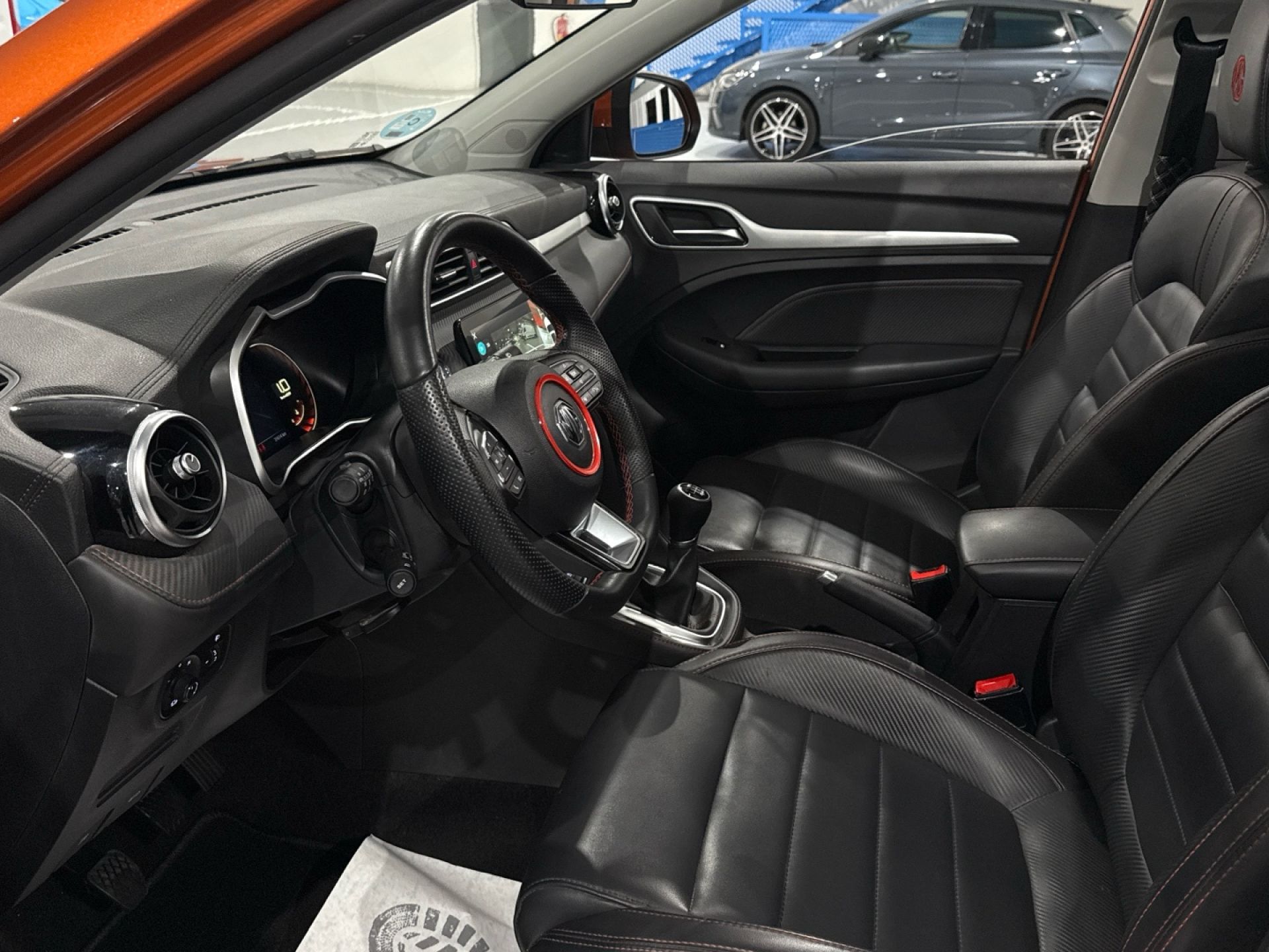 MG ZS - 11