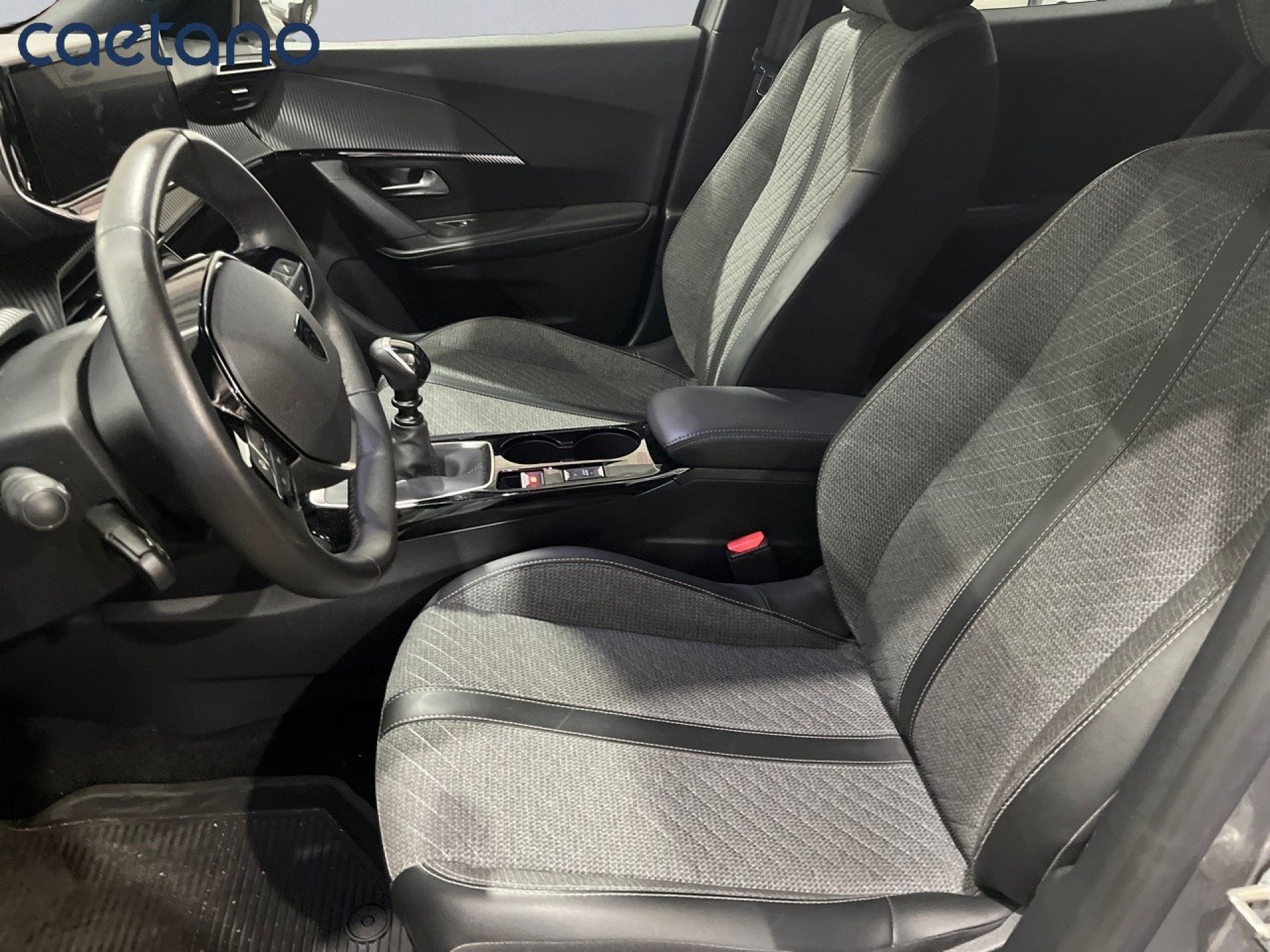 Peugeot 2008 - 11