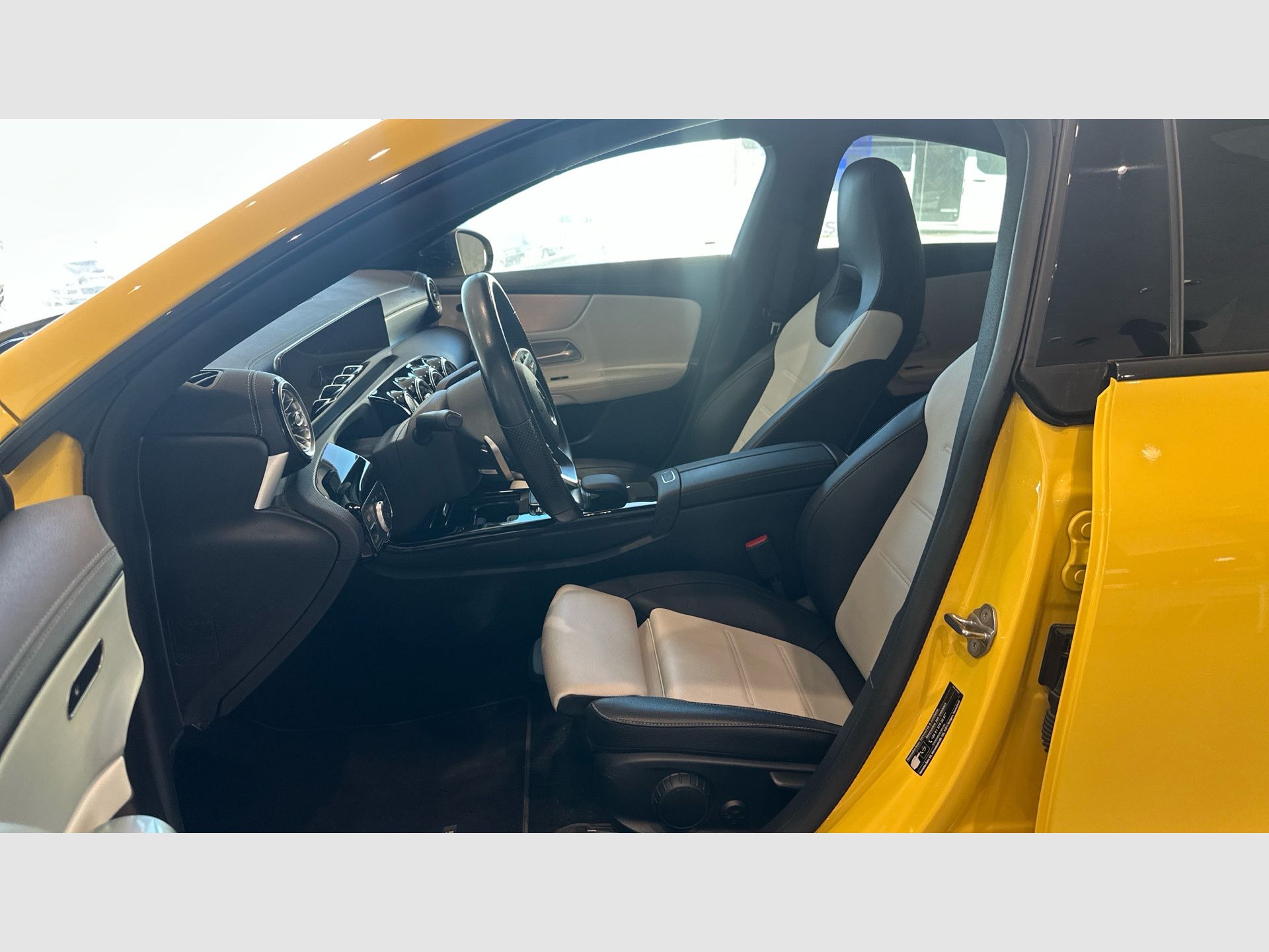 Mercedes-Benz CLA - 9