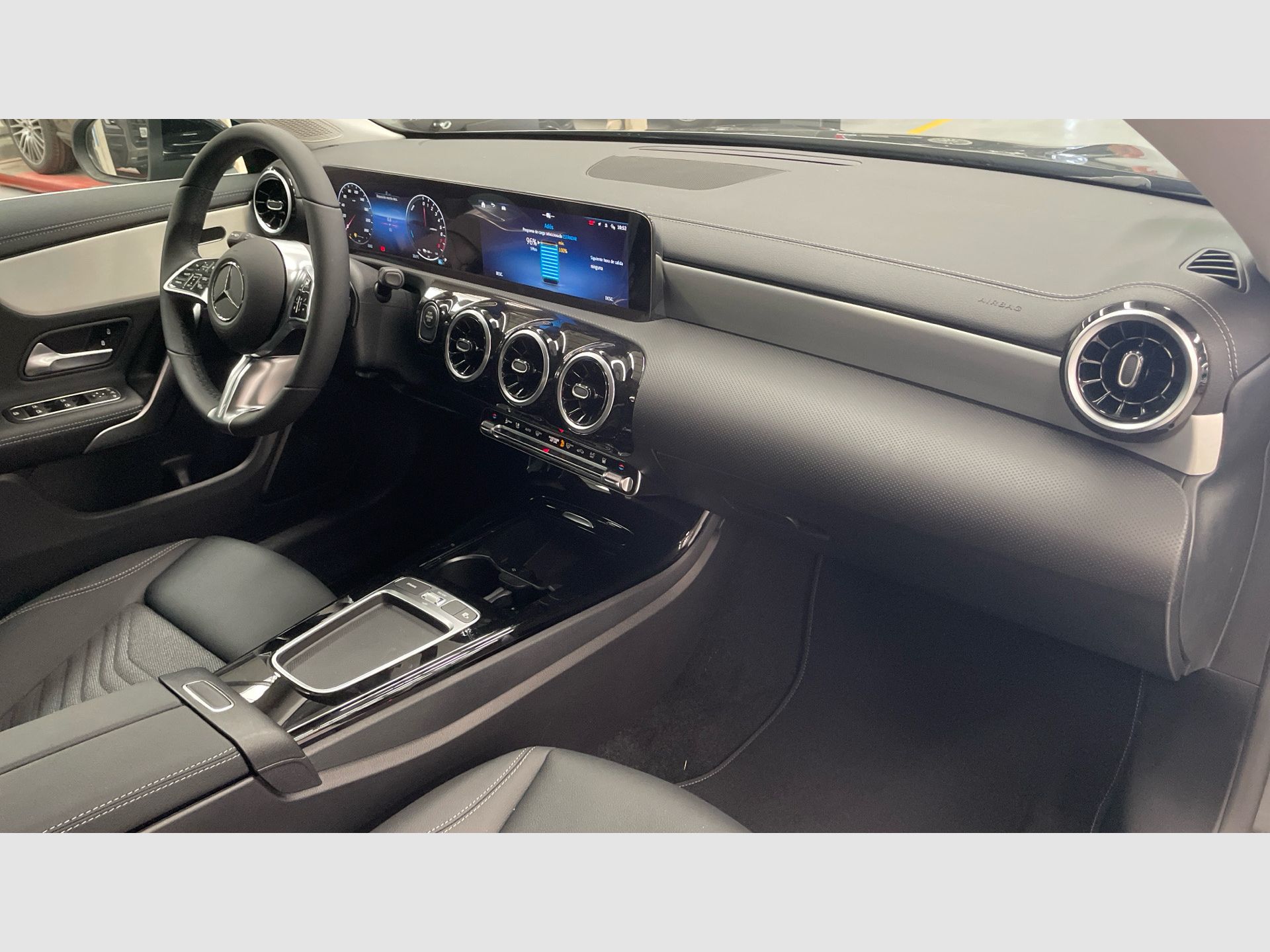 Mercedes-Benz CLA - 10