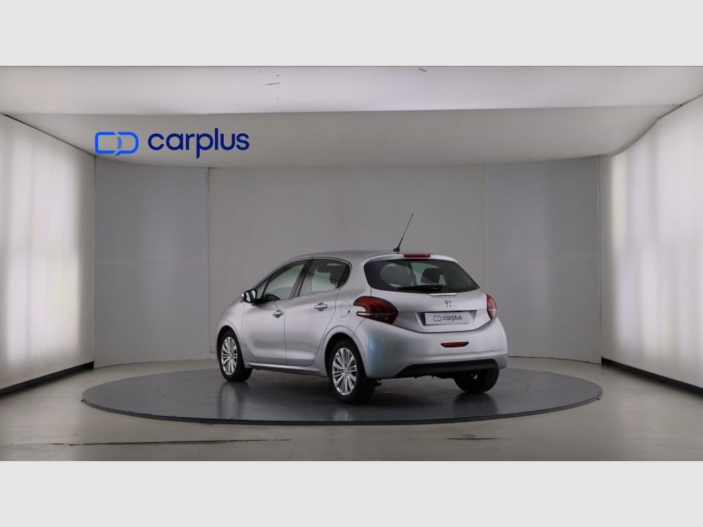 Peugeot 208 - 5