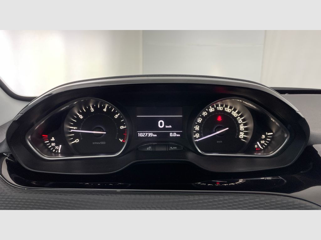 Peugeot 208 - 10