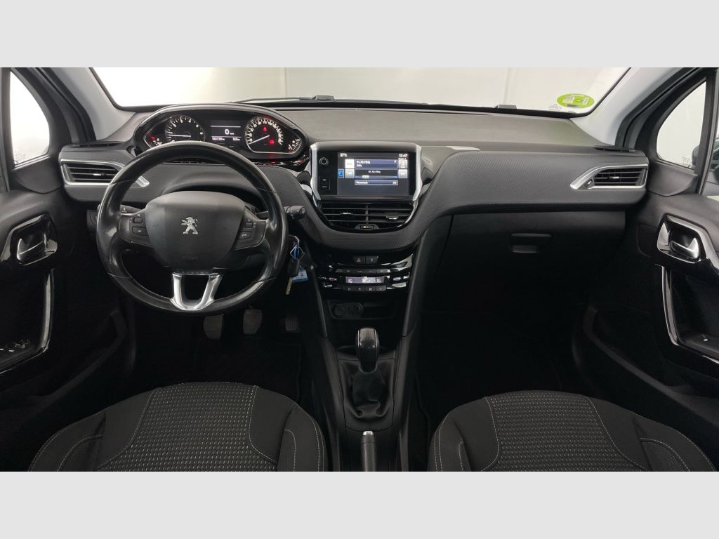 Peugeot 208 - 11