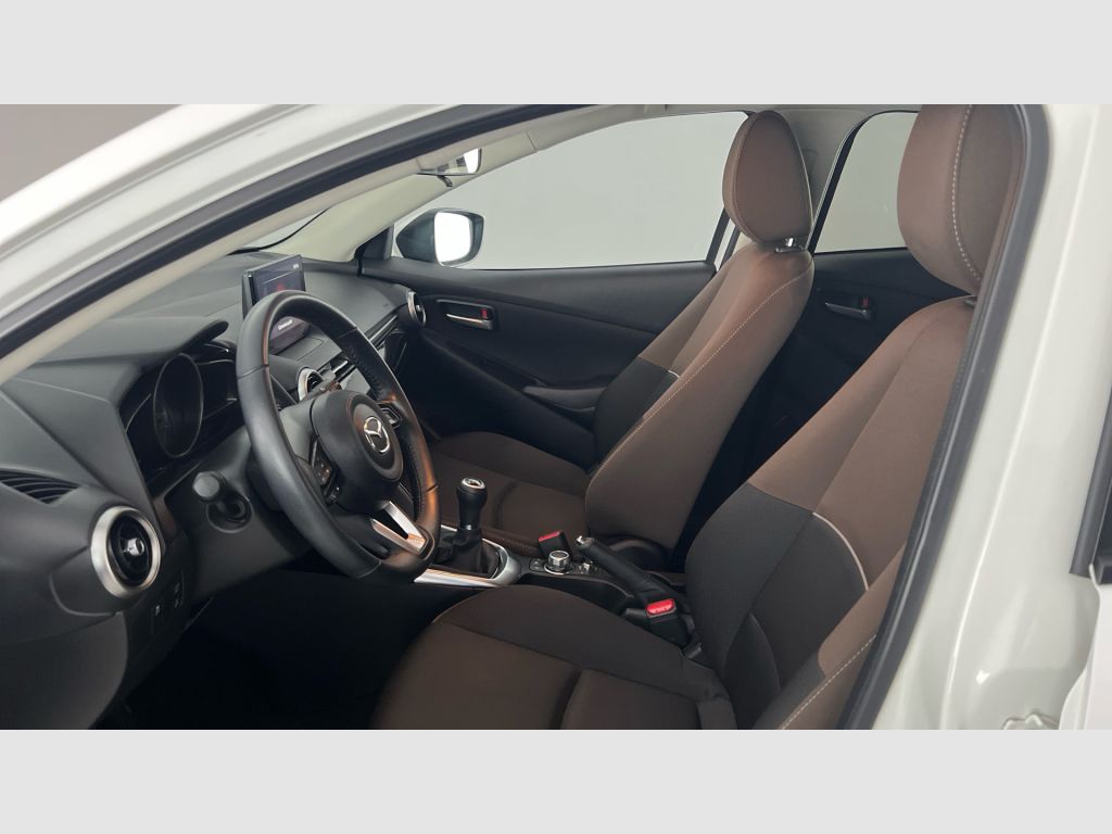 Mazda Mazda2 - 12