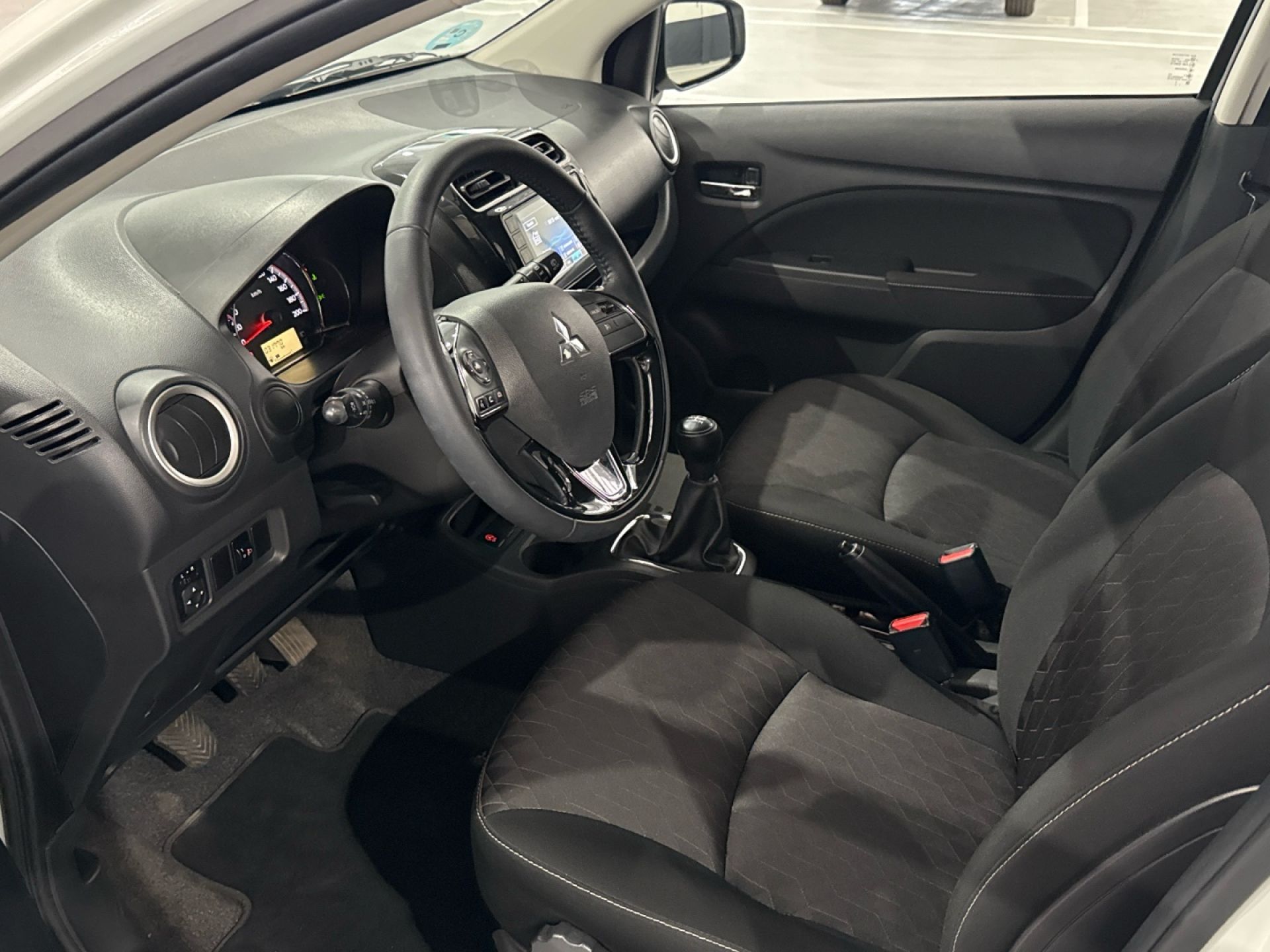 Mitsubishi Space Star - 11