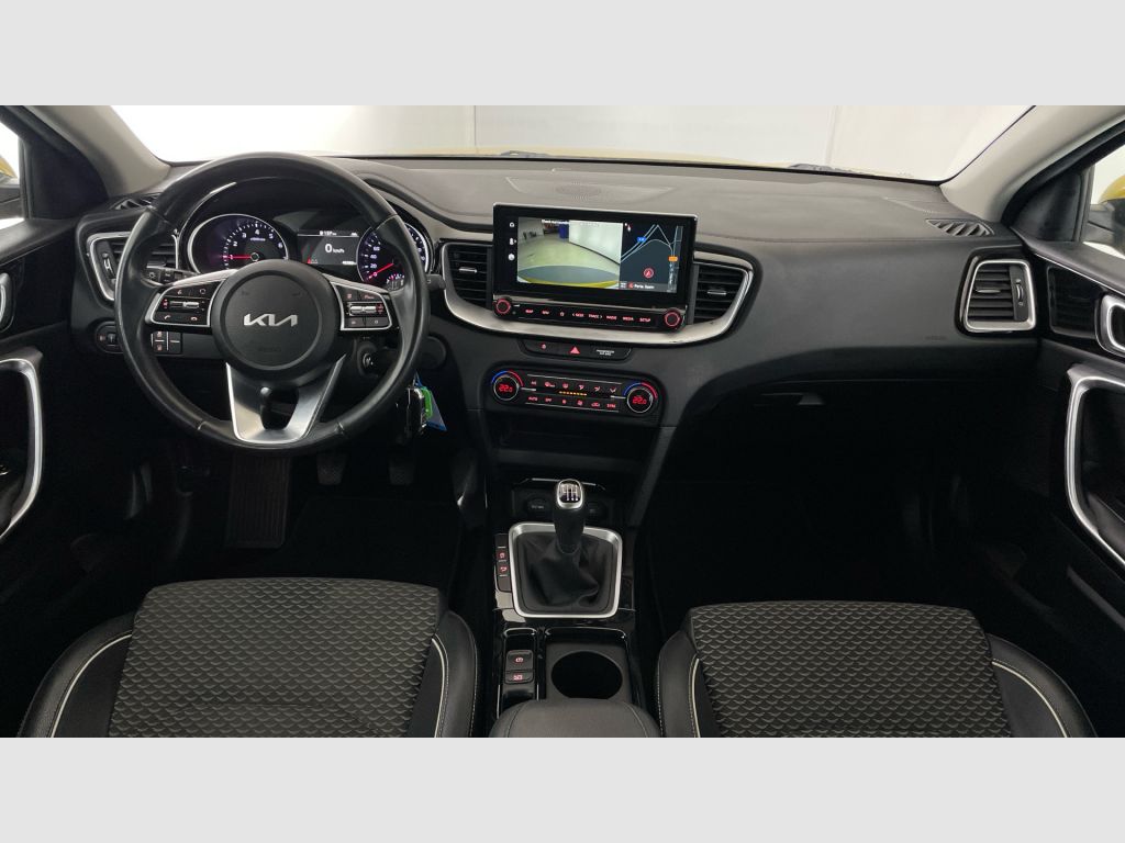 Kia XCeed - 10