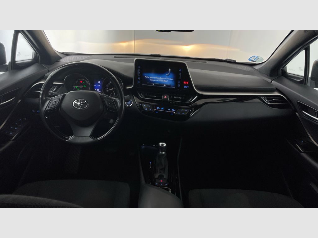 TOYOTA C-HR - 11