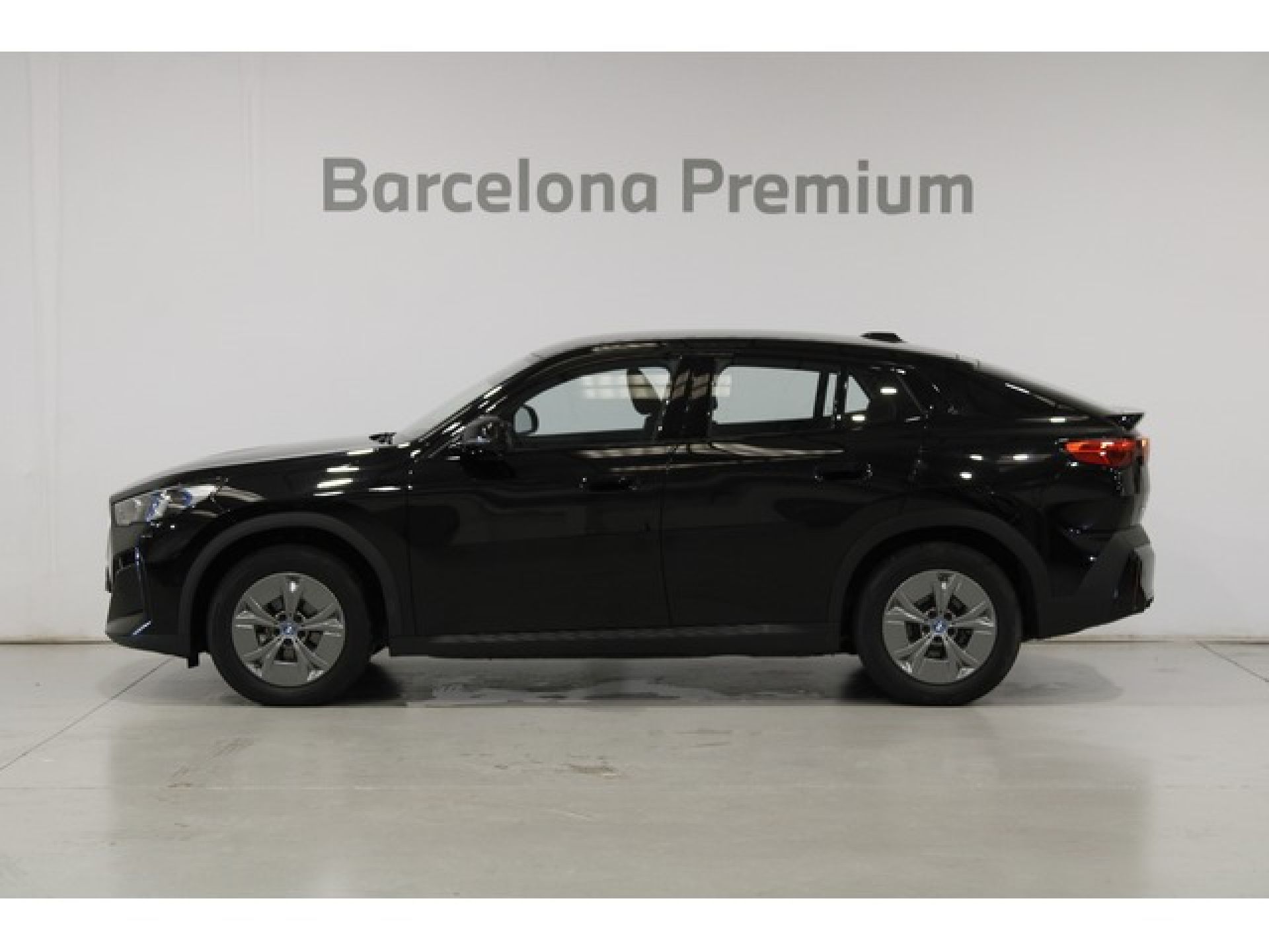 BMW ix2 - 3