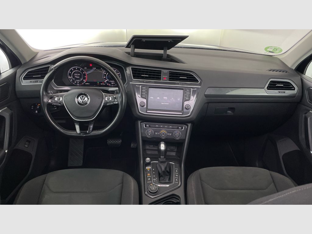 Volkswagen Tiguan - 11