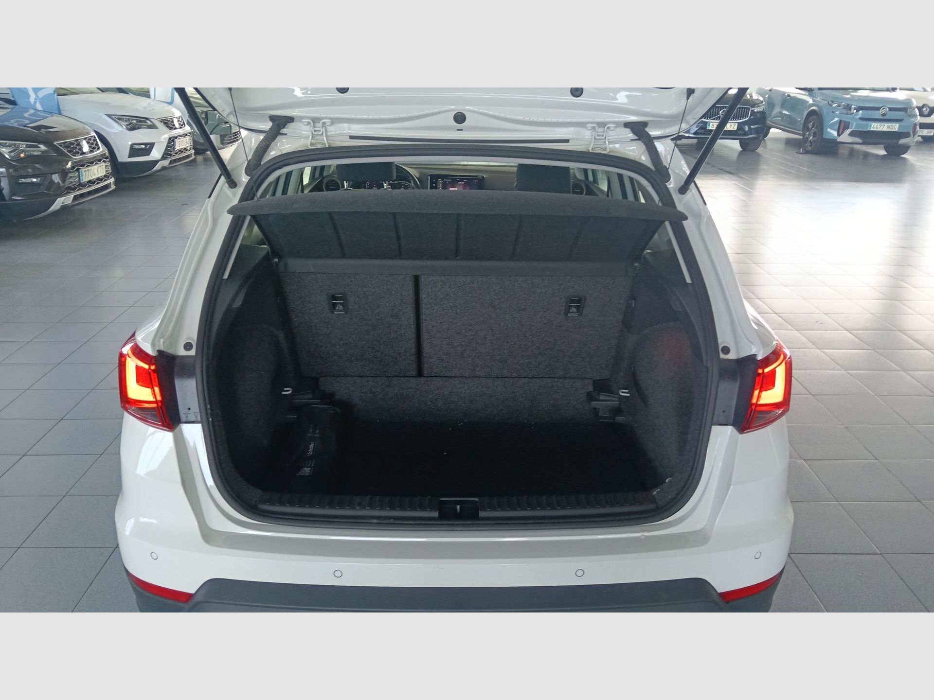SEAT Arona - 12