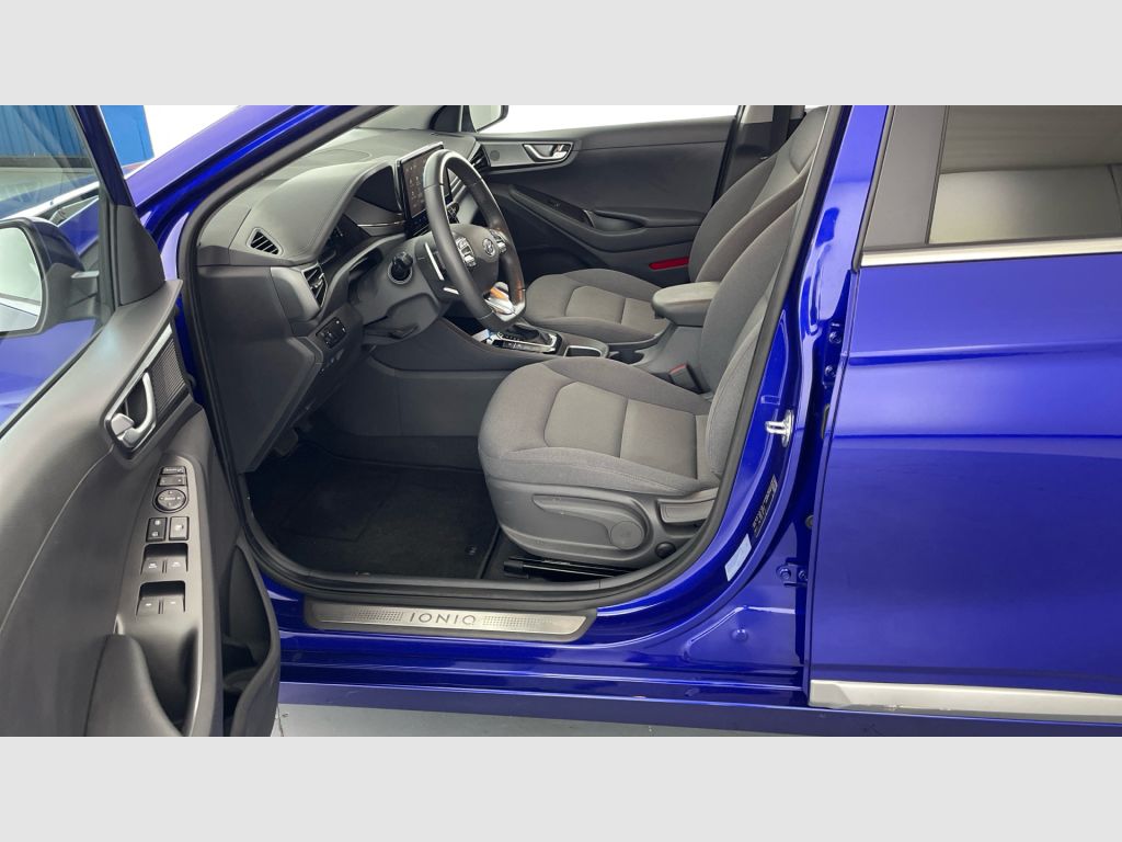 Hyundai IONIQ - 12