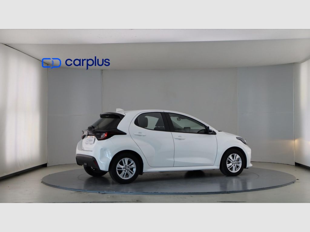 TOYOTA Yaris - 4