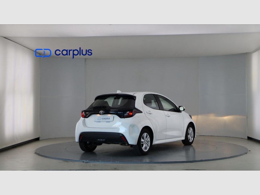 TOYOTA Yaris - 5