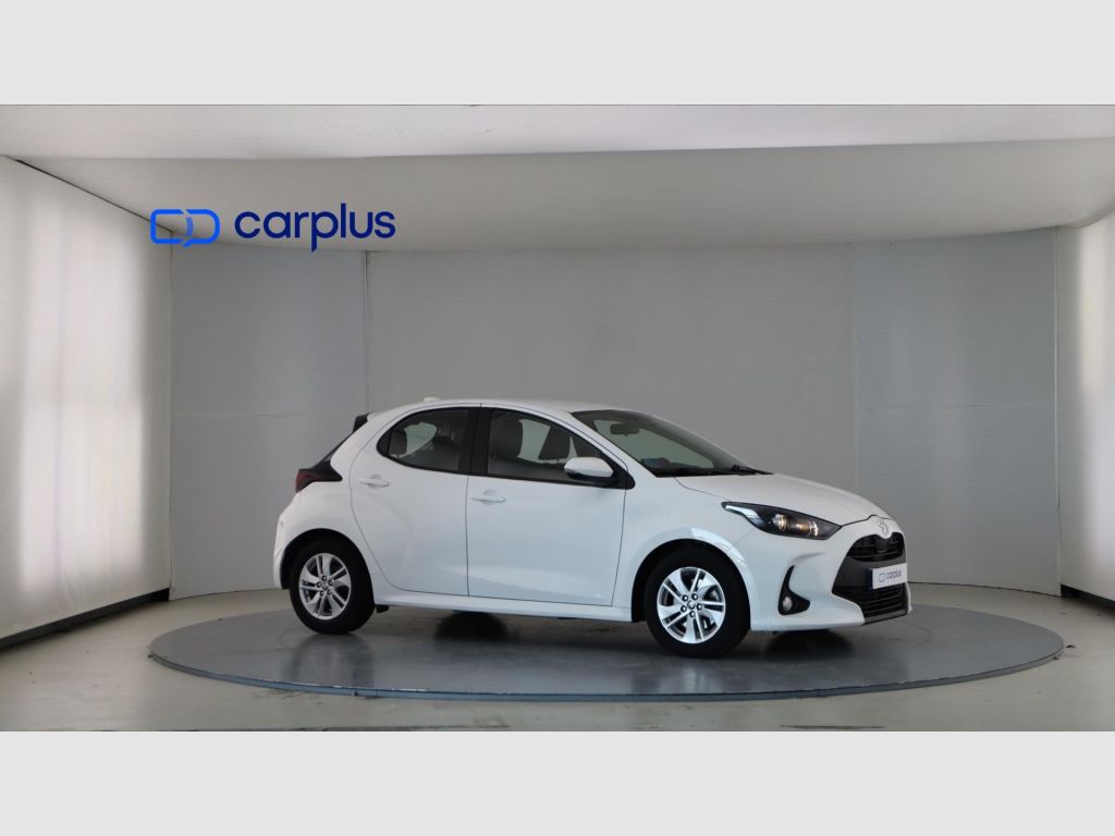 TOYOTA Yaris - 3