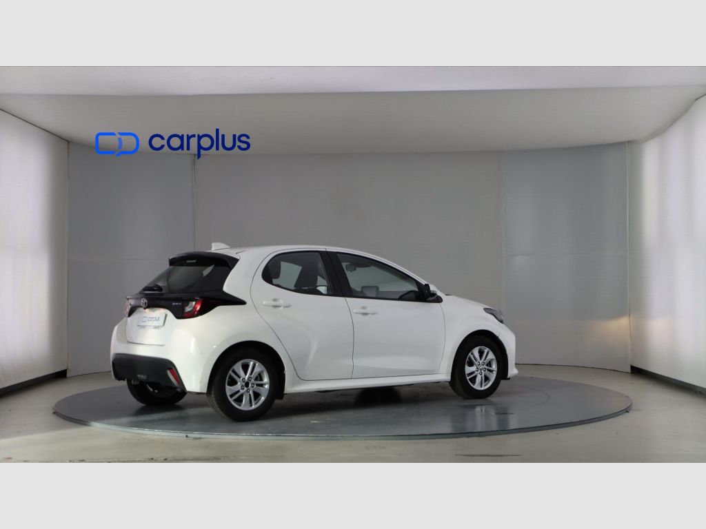 TOYOTA Yaris - 4
