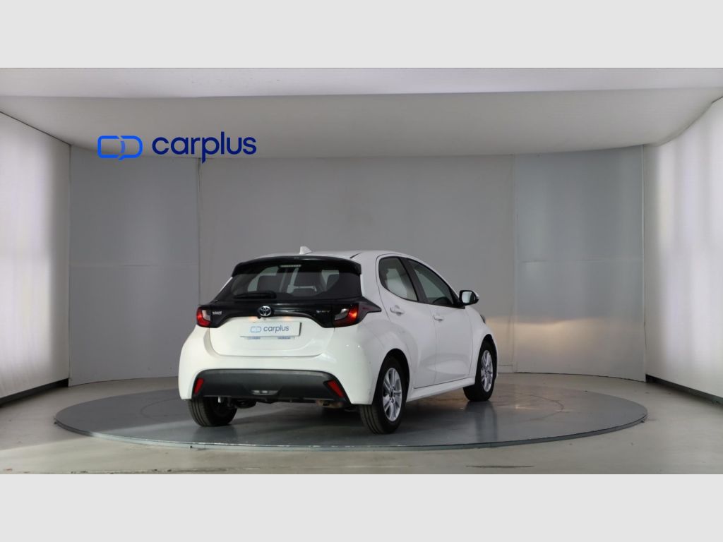 TOYOTA Yaris - 5