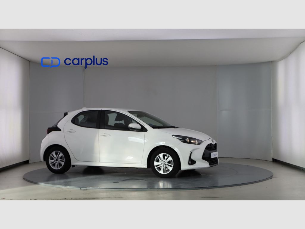 TOYOTA Yaris - 3