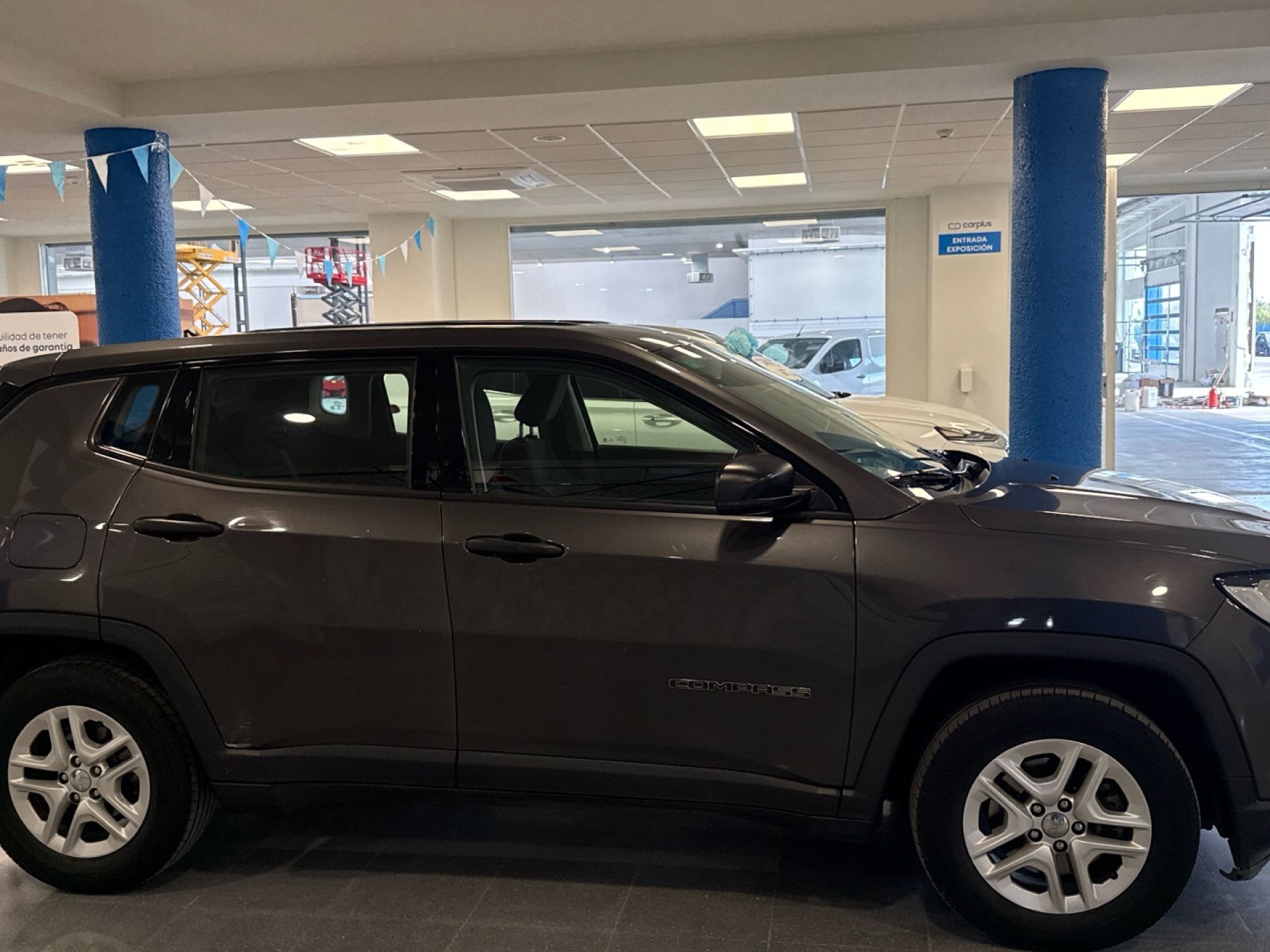 Jeep Compass - 8