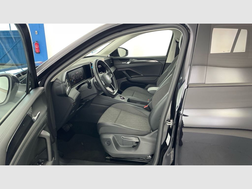Volkswagen Tiguan - 12