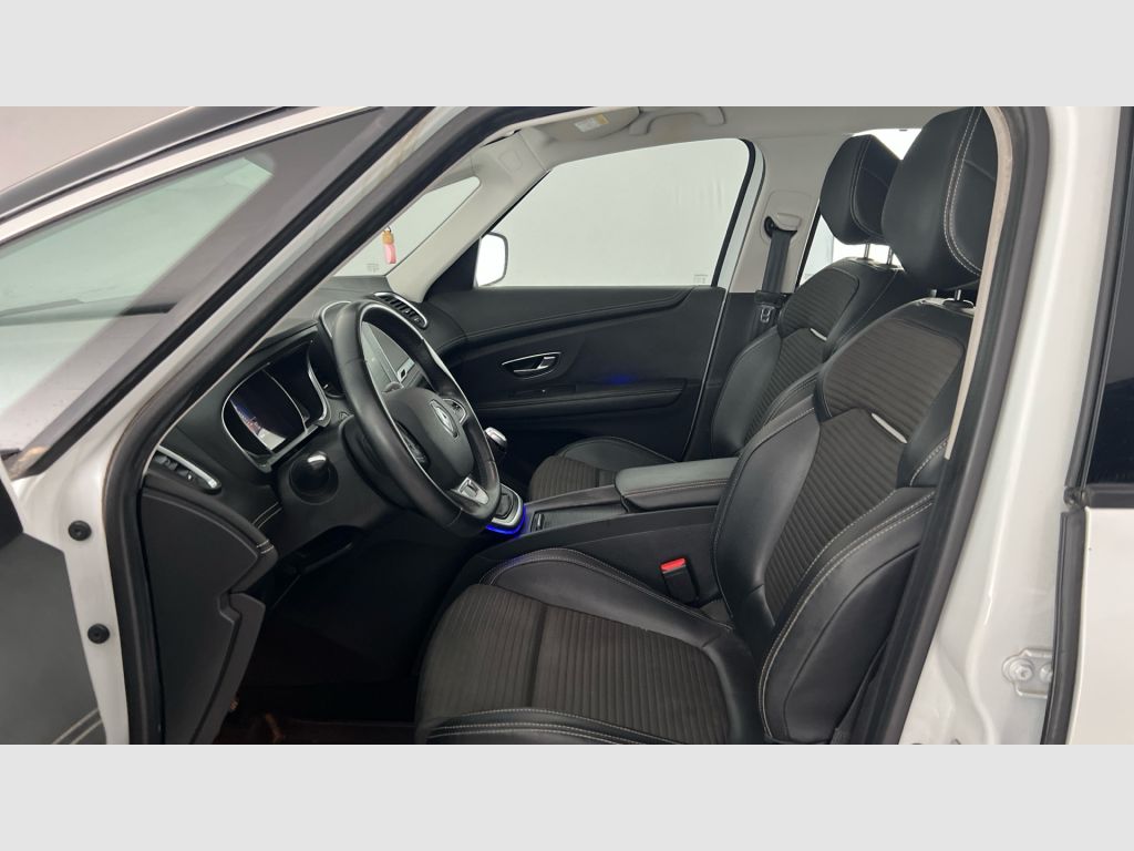 Renault Grand Scenic - 12