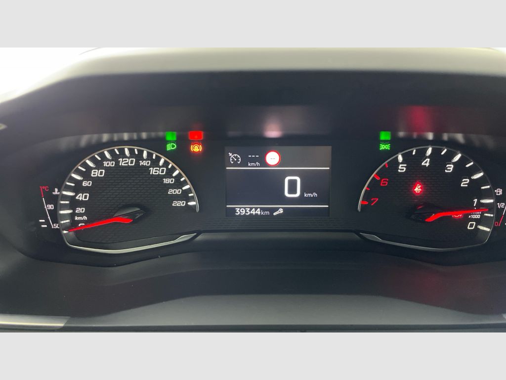 Peugeot 208 - 10