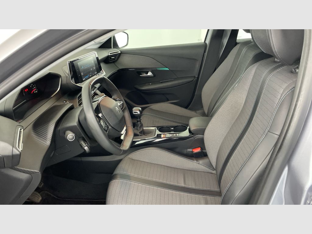 Peugeot 208 - 12