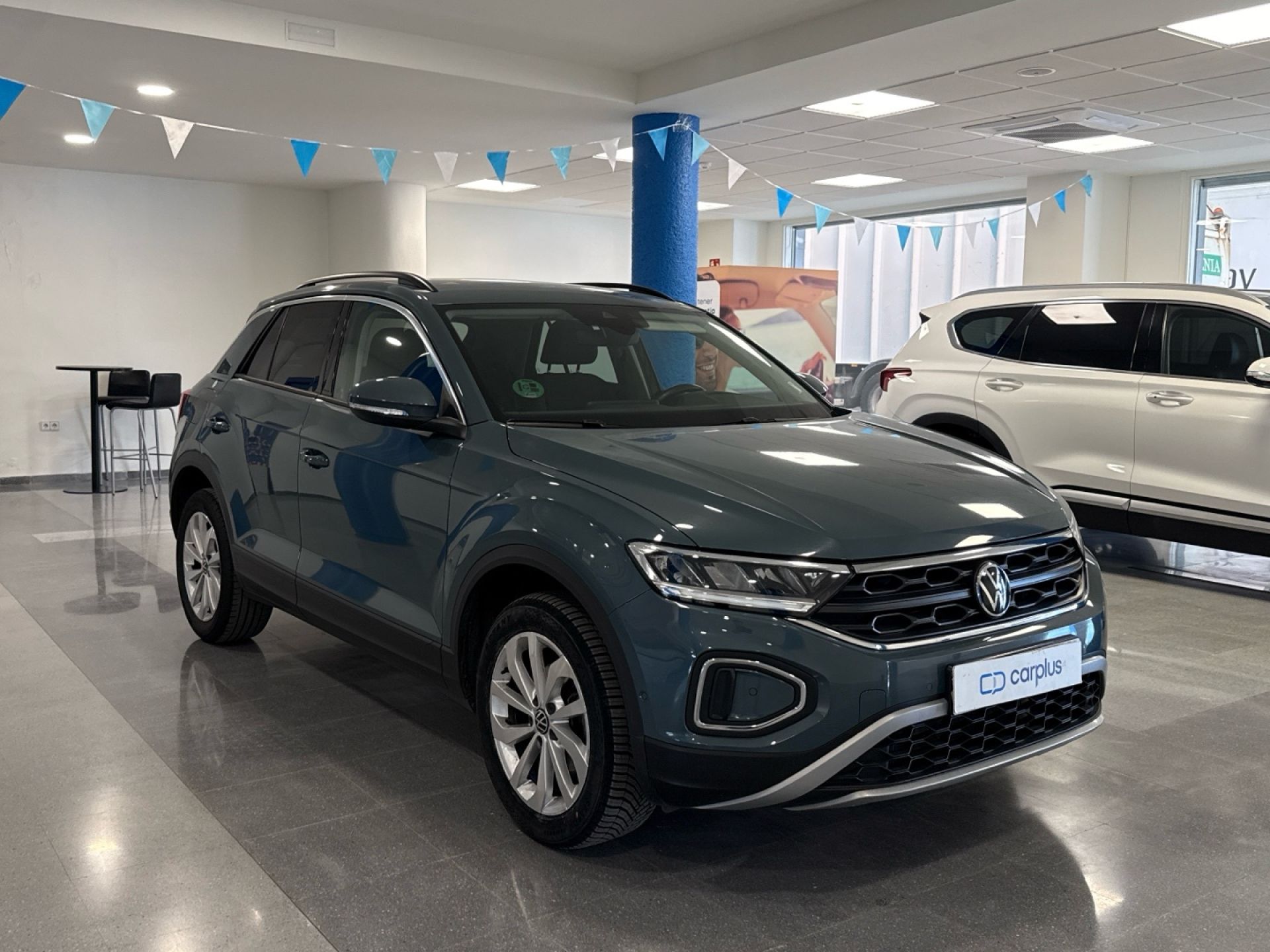 Volkswagen T-Roc - 2