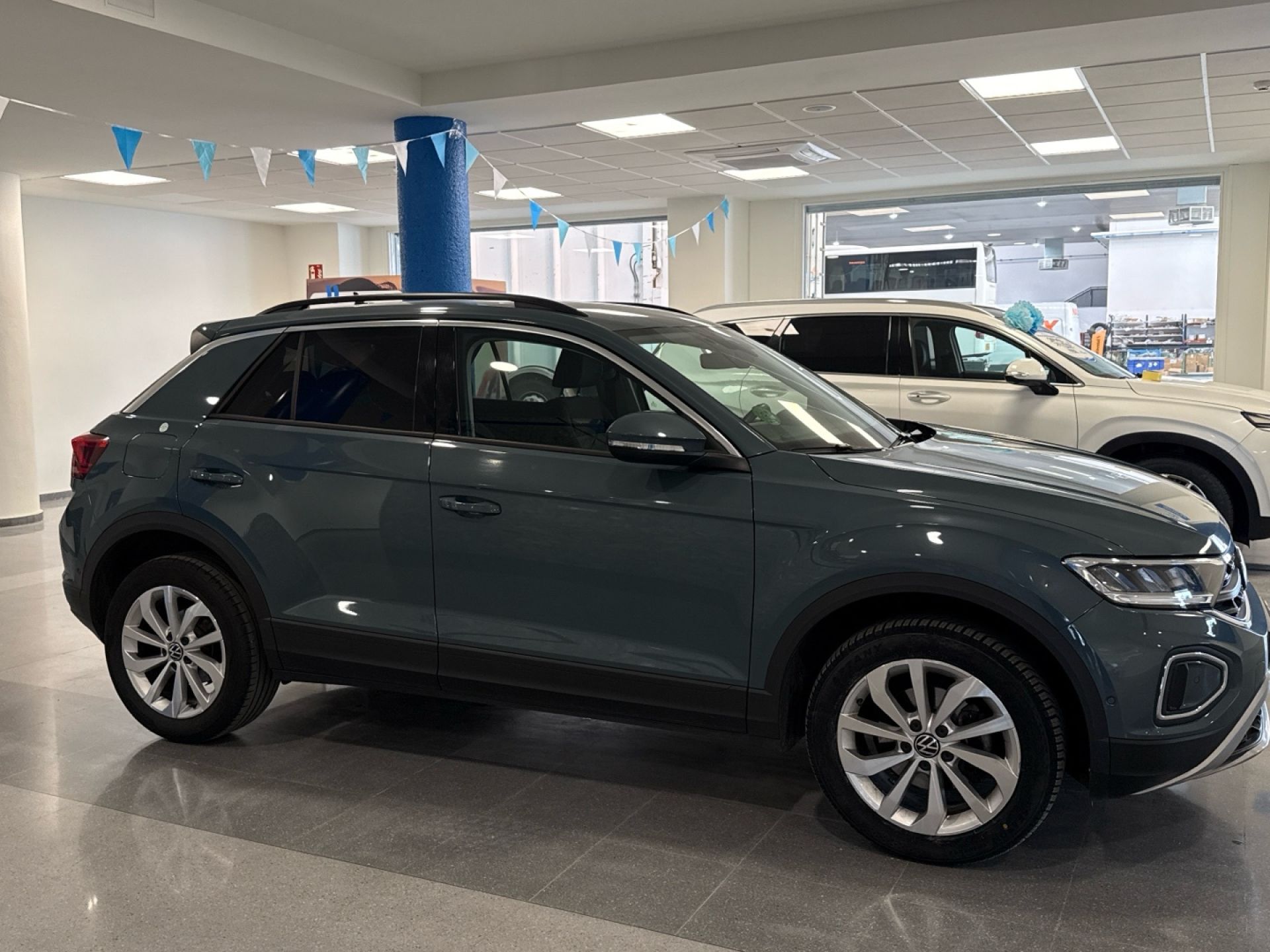 Volkswagen T-Roc - 8