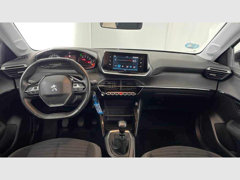 Peugeot 208 - 11