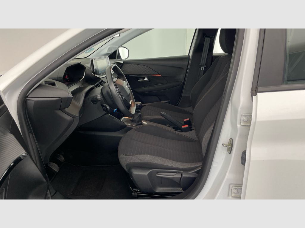 Peugeot 208 - 12