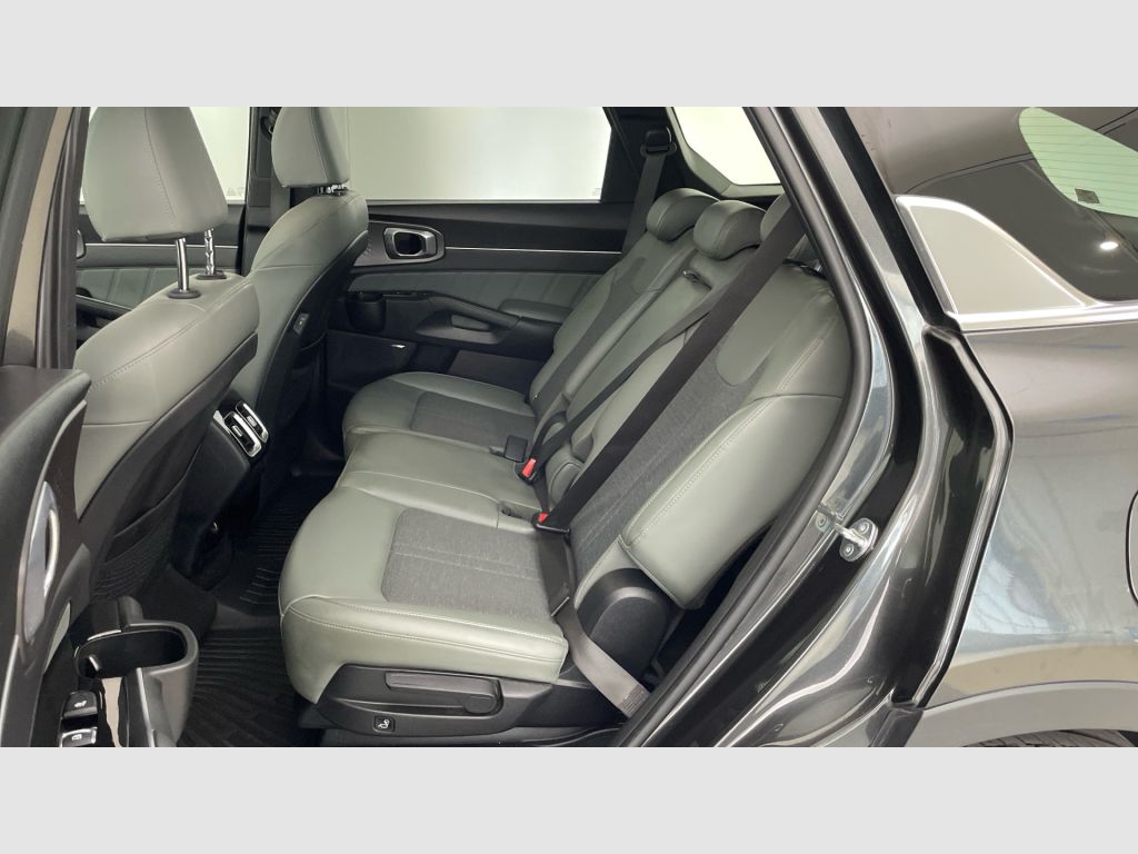 Kia Sorento - 12