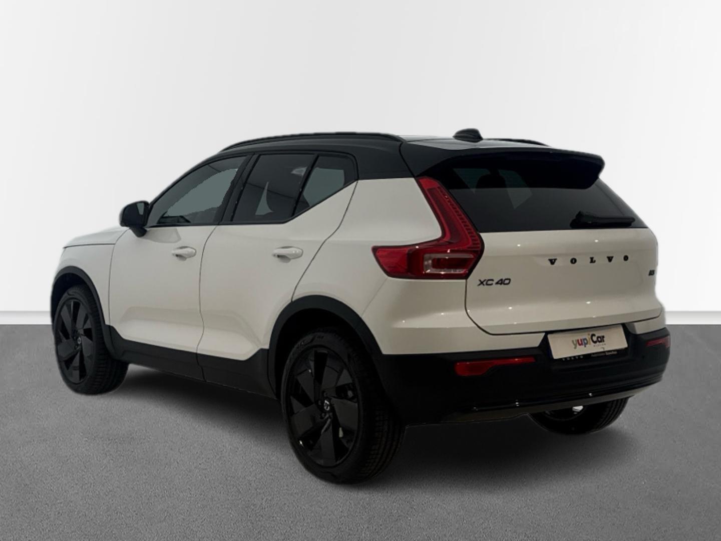 Volvo XC40 2.0 B3 G Black Edition Plus Auto