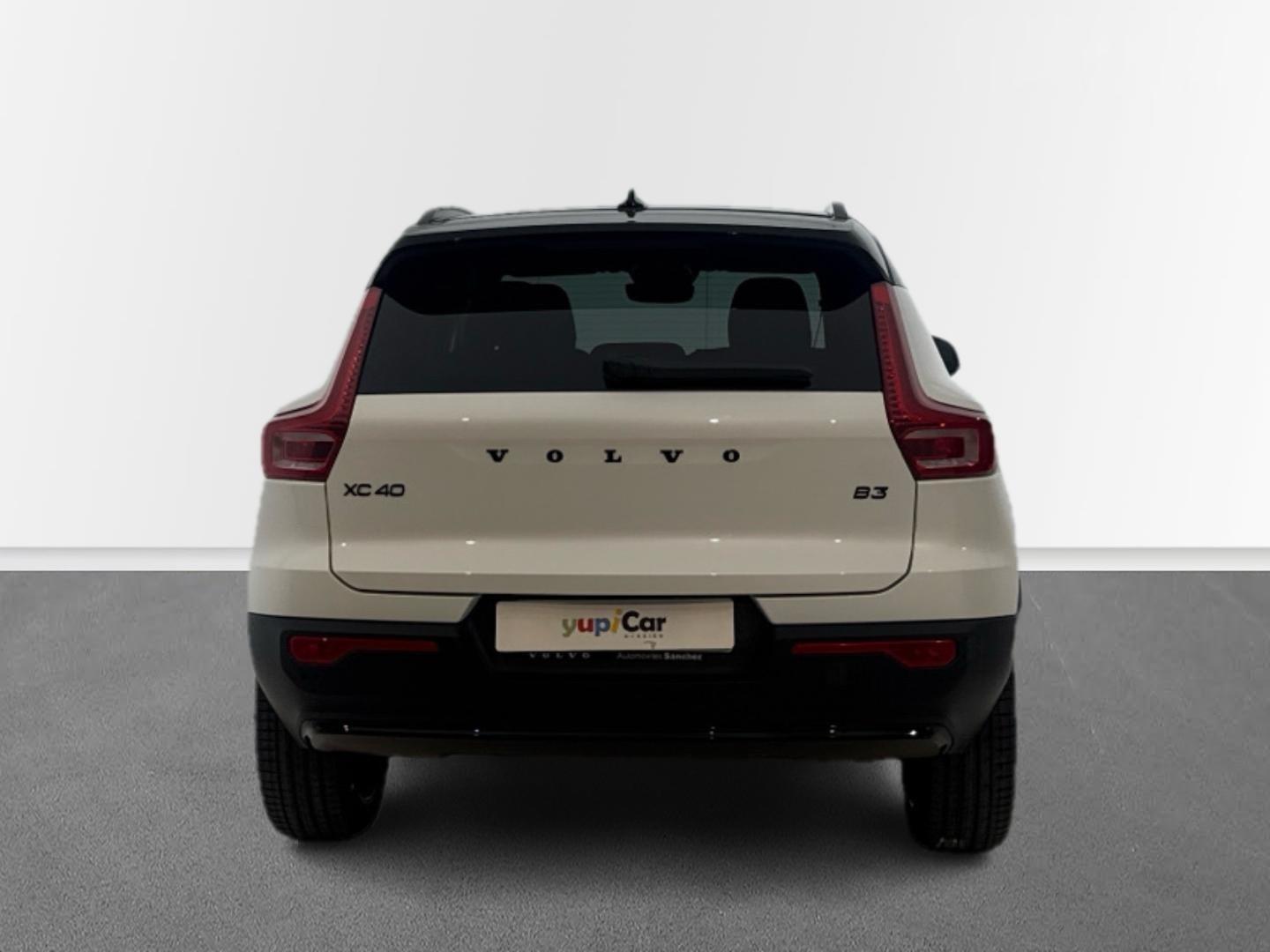 Volvo XC40 2.0 B3 G Black Edition Plus Auto