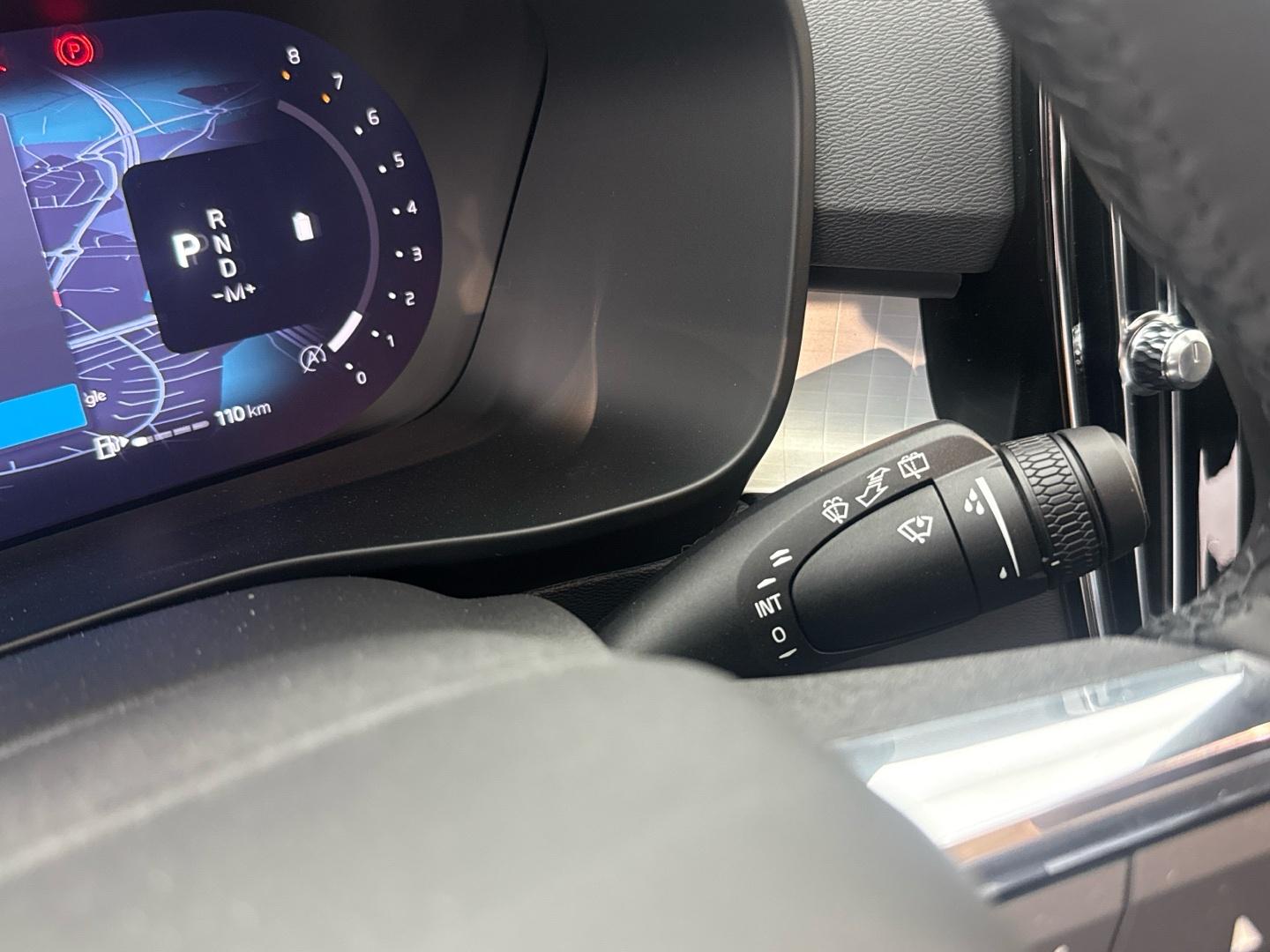 Volvo XC40 2.0 B3 G Black Edition Plus Auto