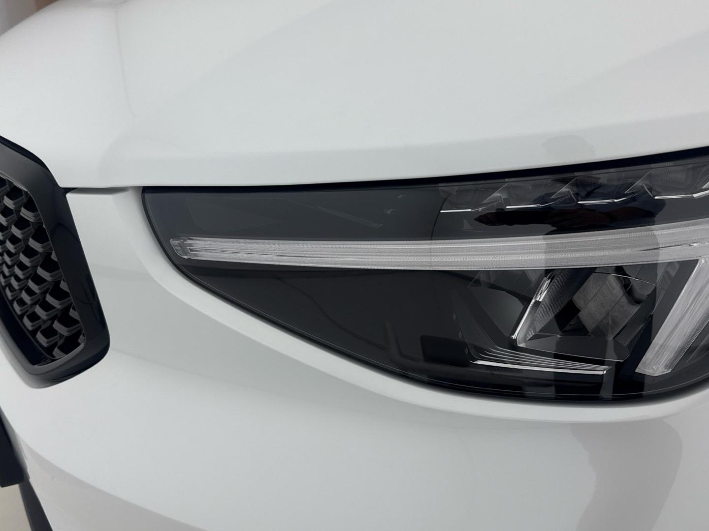 Volvo XC40 2.0 B3 G Black Edition Plus Auto