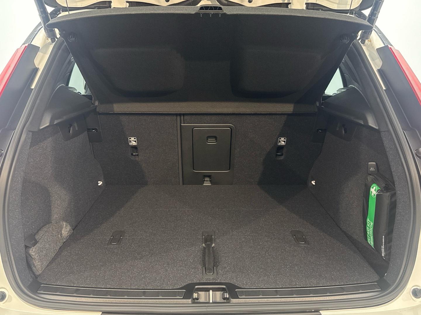 Volvo XC40 2.0 B3 G Black Edition Plus Auto