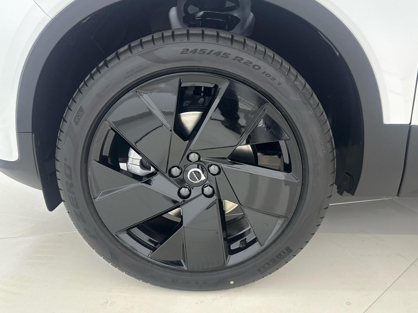 Volvo XC40 2.0 B3 G Black Edition Plus Auto