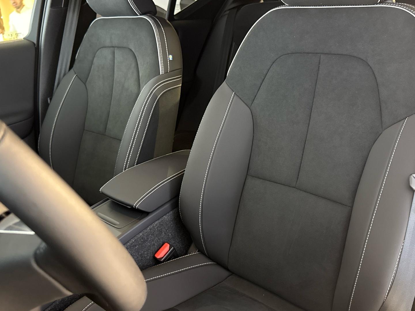 Volvo XC40 2.0 B3 G Core Auto