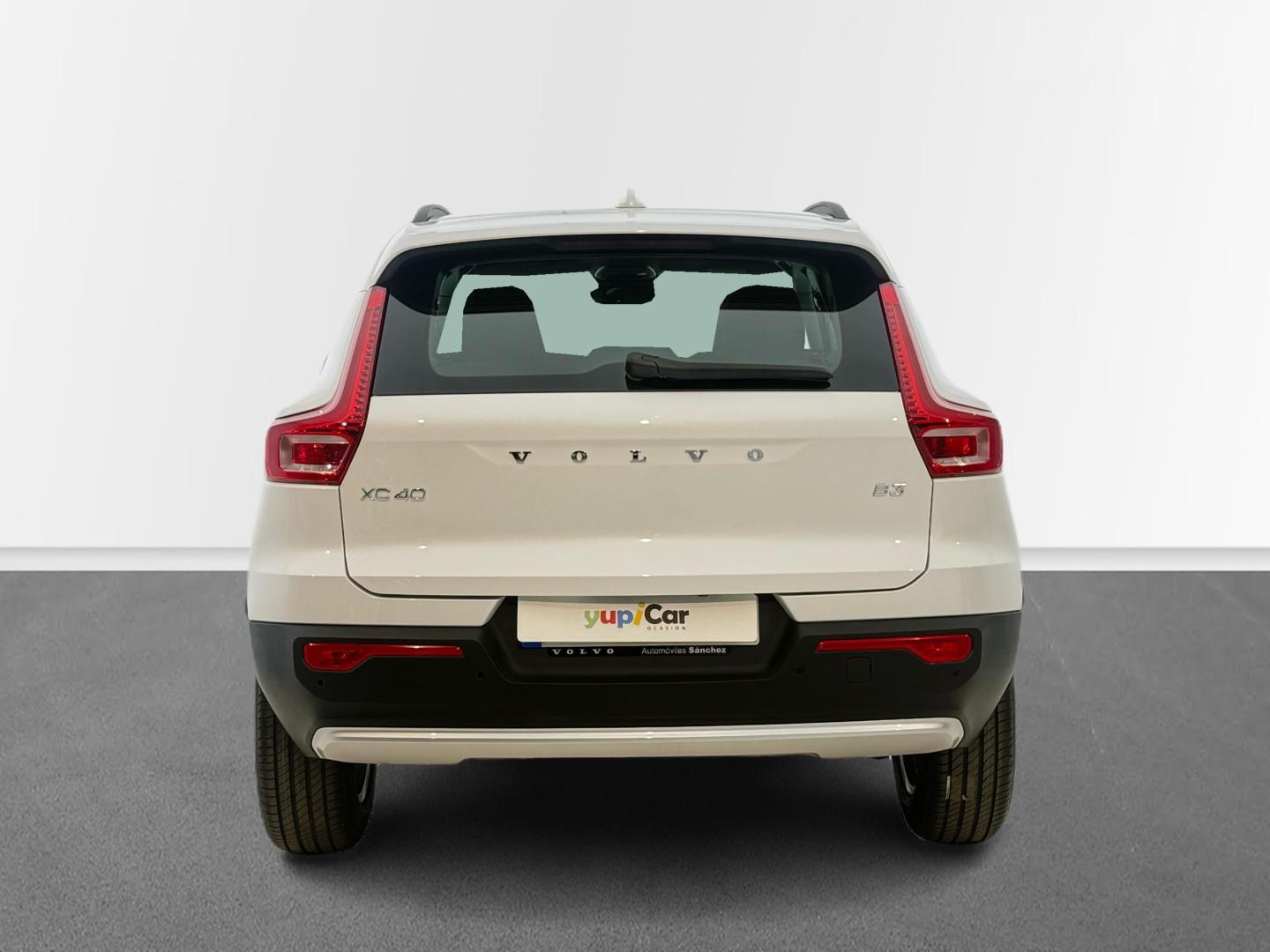 Volvo XC40 2.0 B3 G Essential Auto