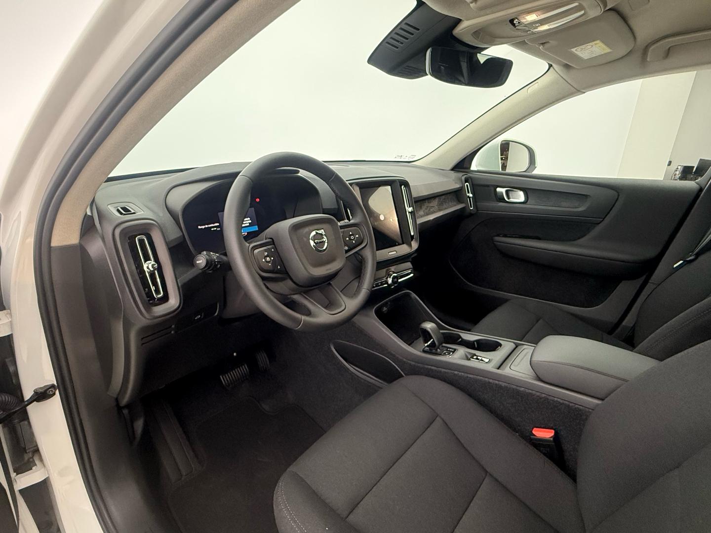 Volvo XC40 2.0 B3 G Essential Auto