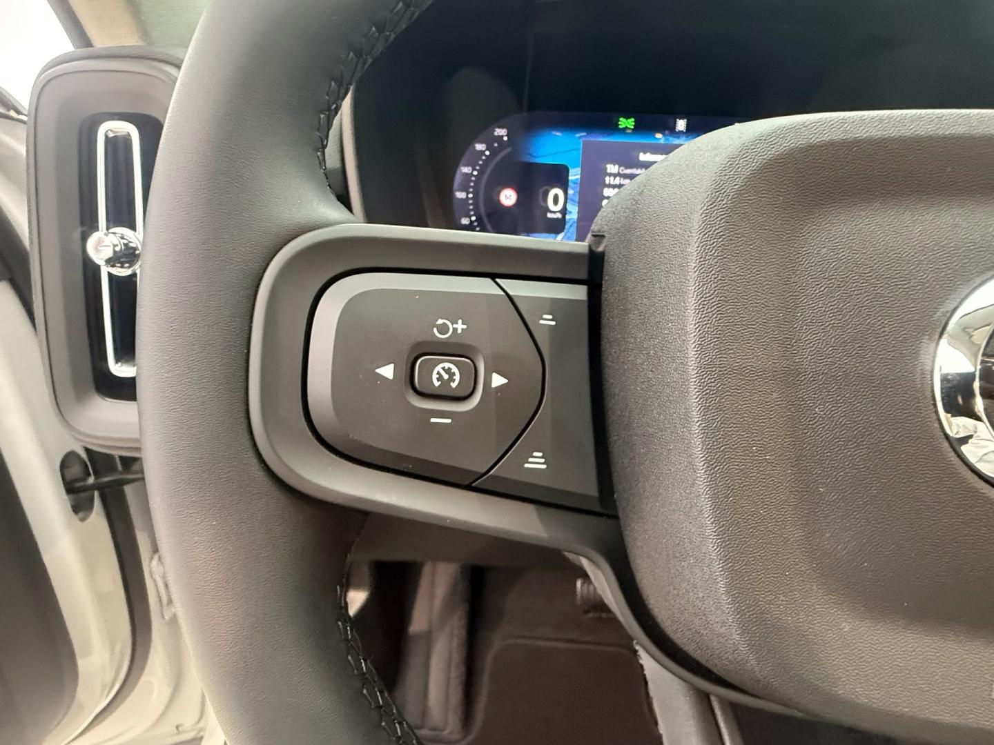 Volvo XC40 2.0 B3 G Essential Auto