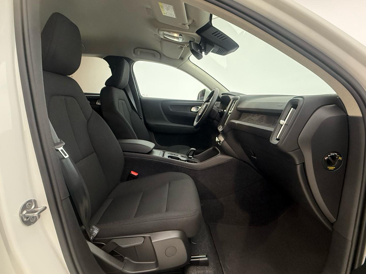 Volvo XC40 2.0 B3 G Essential Auto