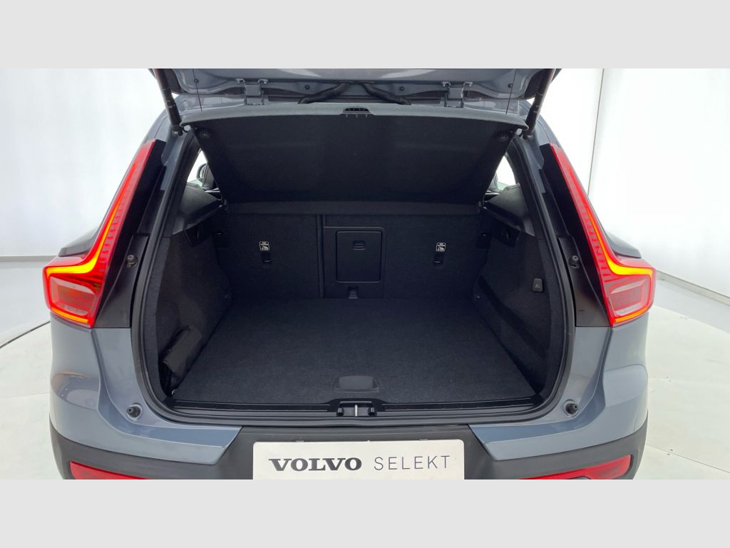 Volvo XC40 2.0 D4 AWD Business Plus Auto