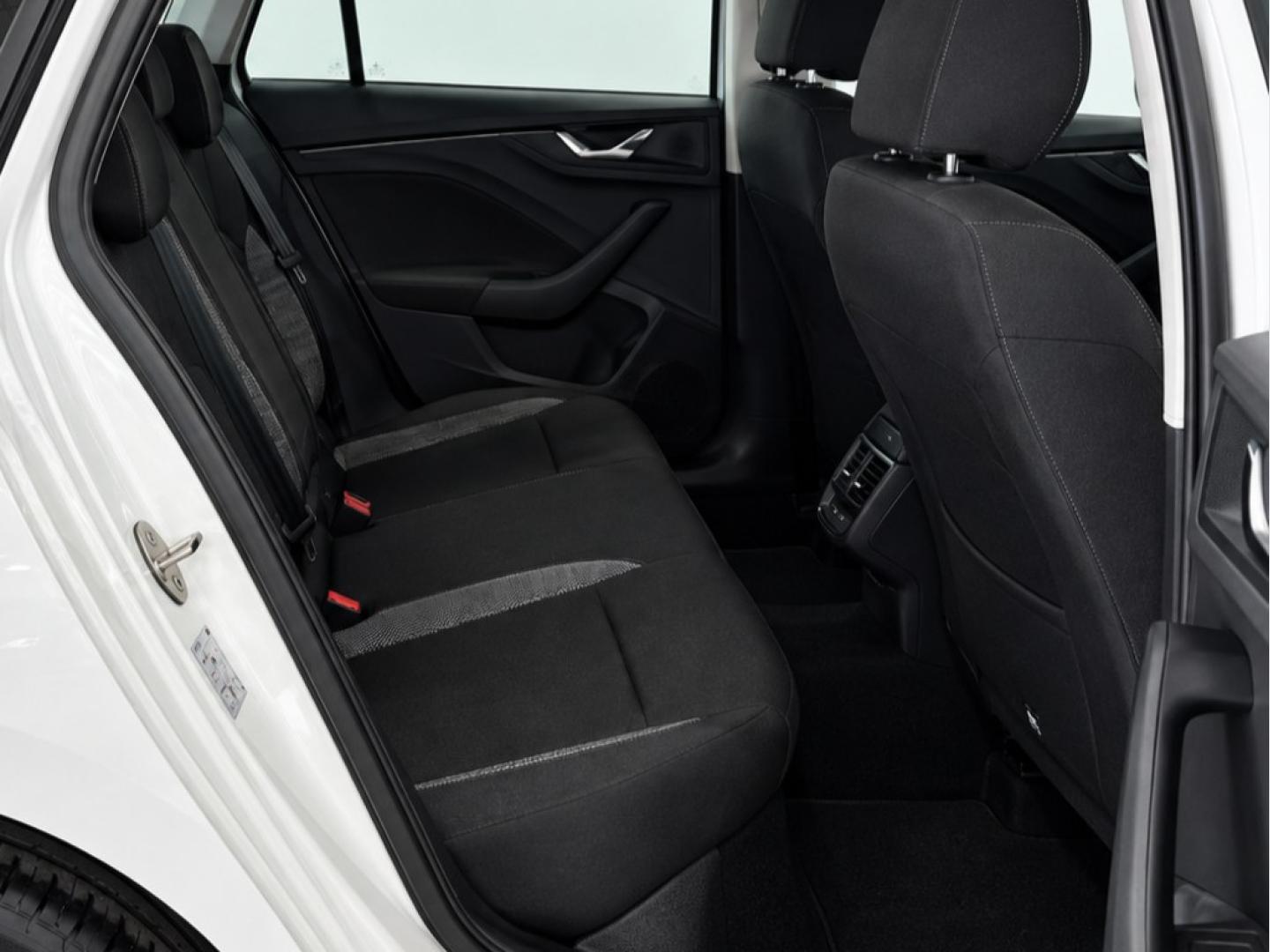 Skoda Scala Scala Essence 1,0 TSI 70 kW (95 CV) Manual 5 vel.