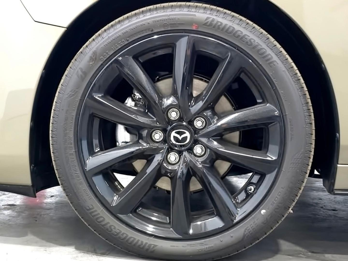 Mazda 3 2024 2.0L E-SKYACTIV G MHEV 90 KW (122 CV) 6AT FWD HOMURA