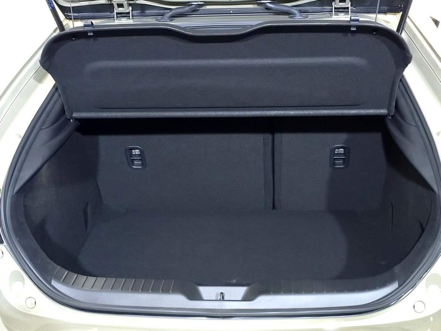 Mazda 3 2024 2.0L E-SKYACTIV G MHEV 90 KW (122 CV) 6AT FWD HOMURA