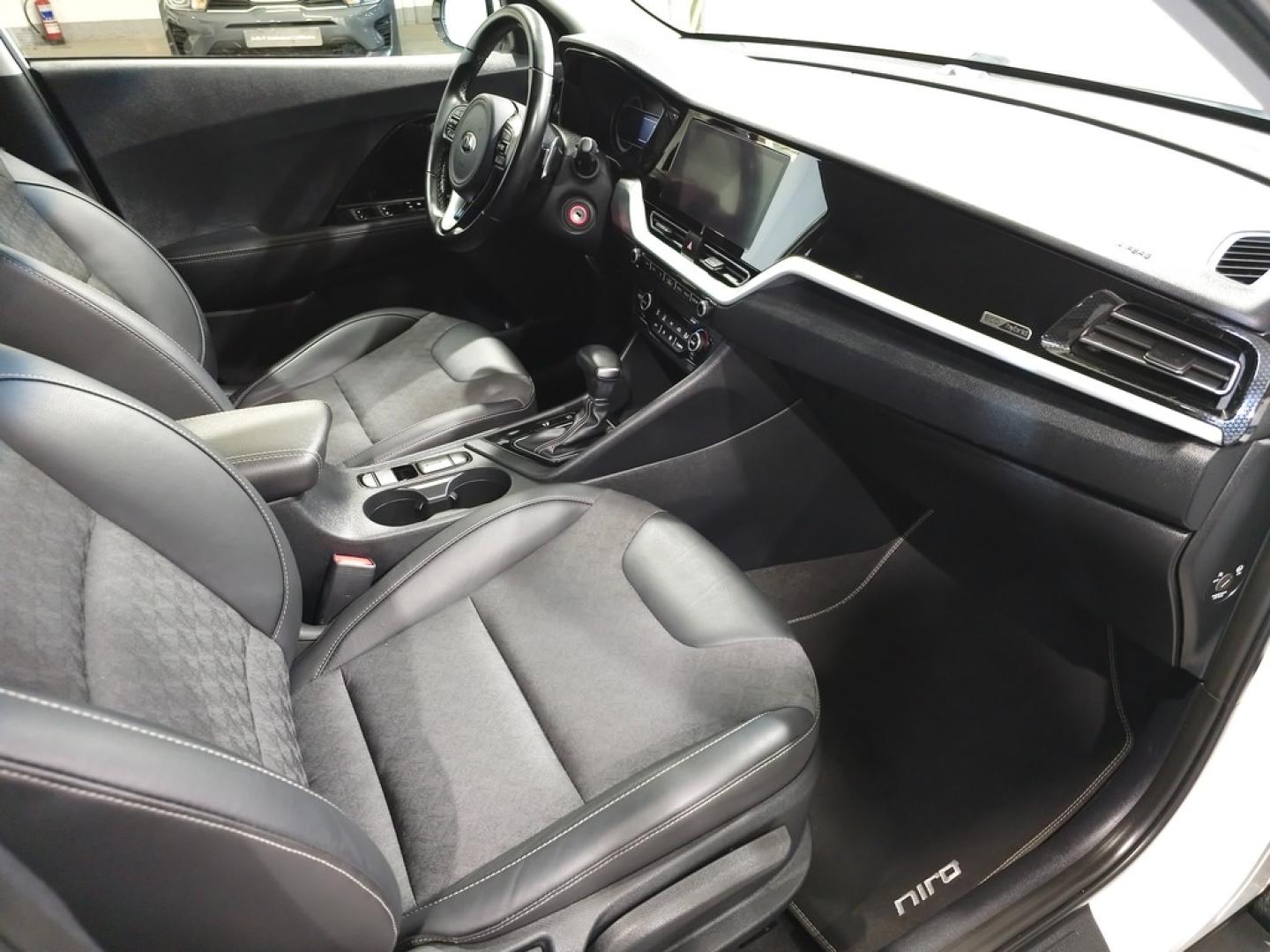 Kia Niro 1.6 GDi HEV 104kW (141CV) Drive